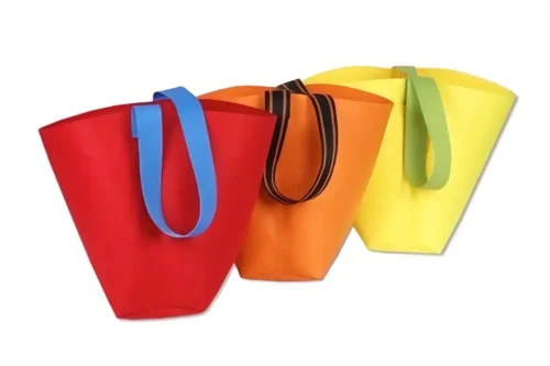 Minimalistické nákupné tašky s logom